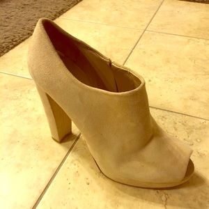 Stuart Weitzman Chunky Heal